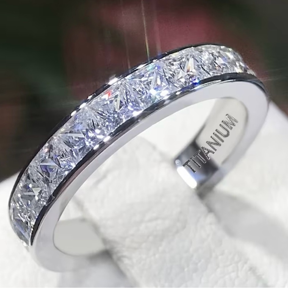 Elegant Silver Titanium Women's Cubic Zirconia Band Size 8
